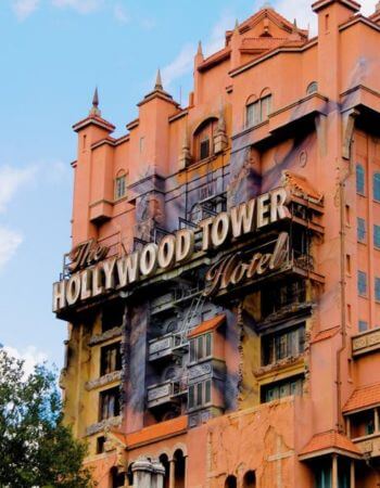 A atração Twilight Zone Tower of Terror no Hollywood Studios. Planejamento de férias em Orlando: ingressos para parques e pacotes.